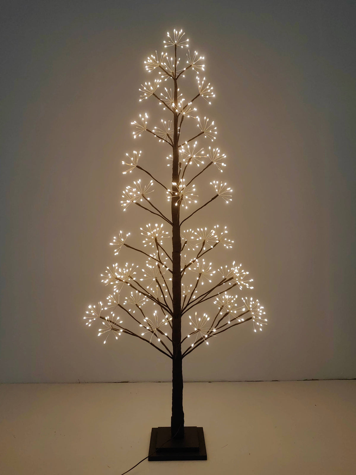 5ft Brown LED Cluster Tree with 720 Warm White LEDs