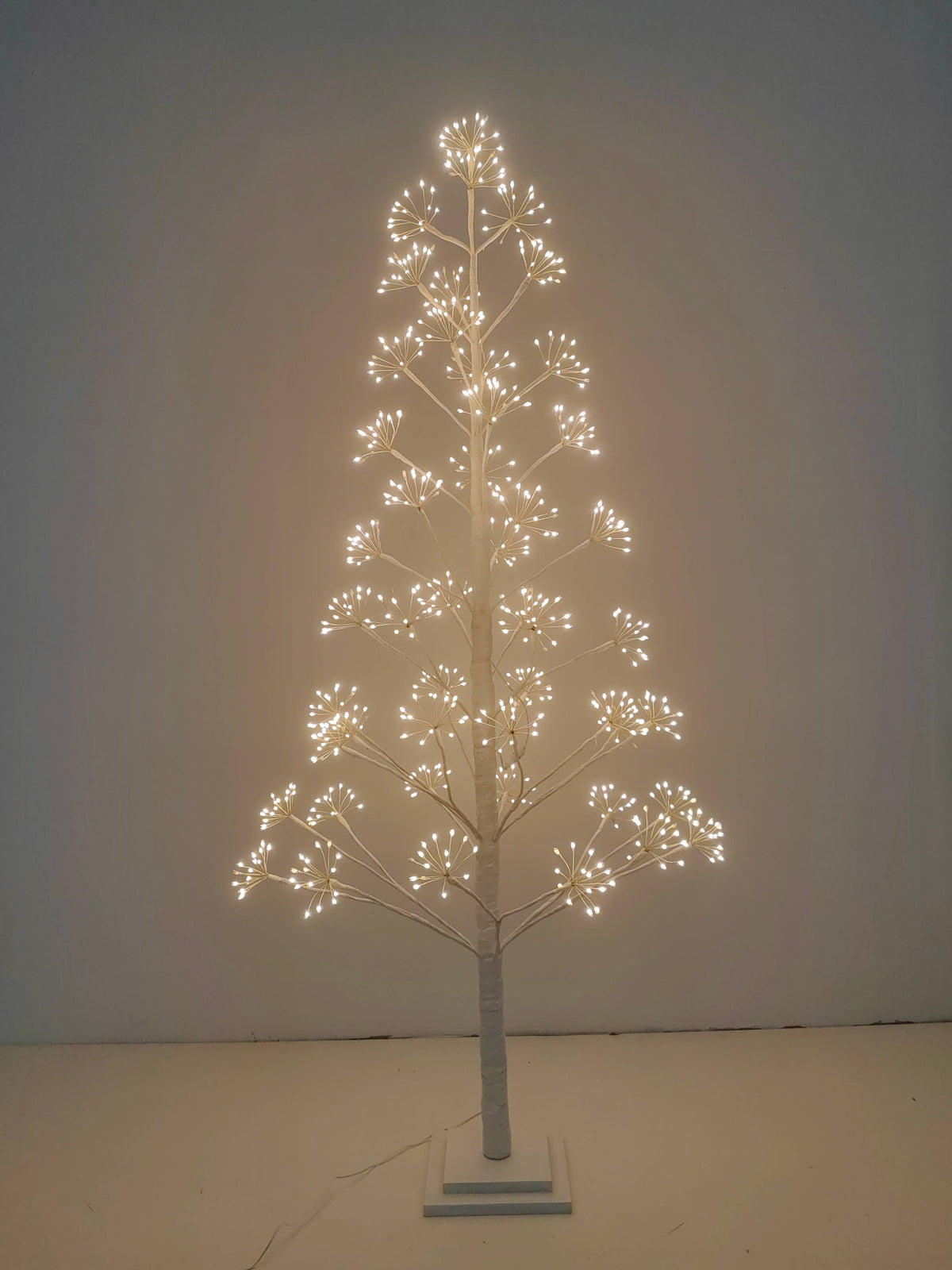 5ft White LED Cluster Tree with 720 Warm White LEDs